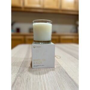 Musee Hand-Poured Soy Candle Full Size‎ White Tea & Aloe New in Box